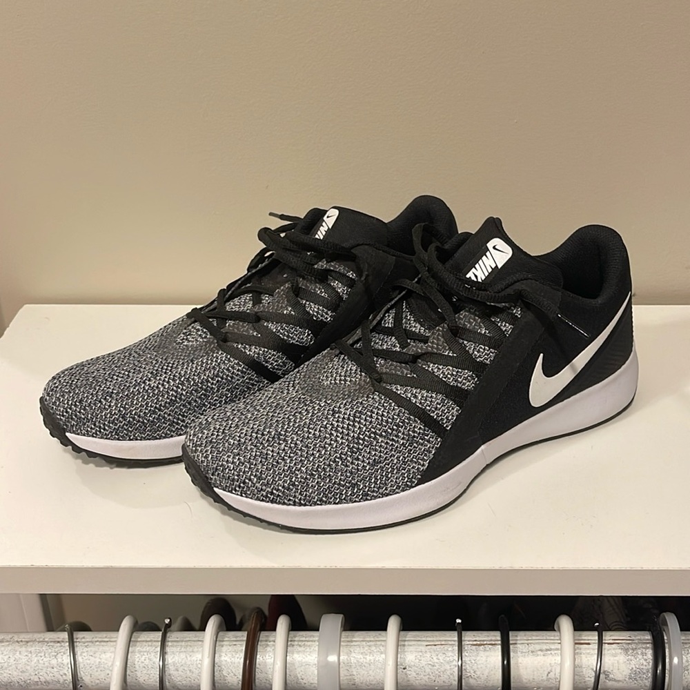 NWOT Nike Varsity Compete Trainer Black